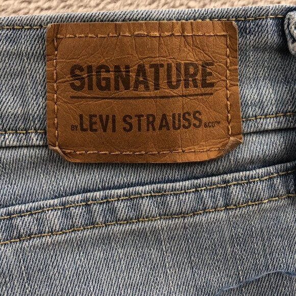 Levis Signature Womens Jean Shorts Suze 12 Mid-Rise Blue Denim Casual Cuffed - Picture 12 of 14